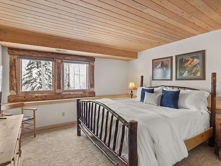 818 Faraway Rd — Photo 19