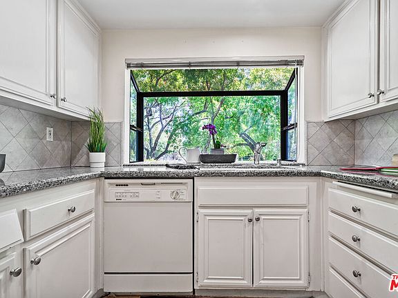 3rd image of 21500 Califa St Unit 132
