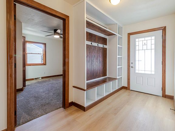 5th image of 214 E Saint Anne St