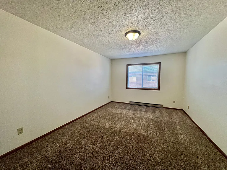 1422-32 — Photo 14