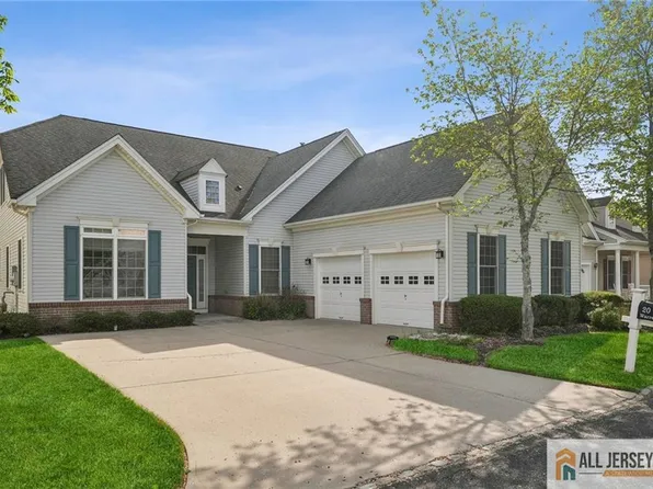 20 Warren St, Plainsboro, NJ 08536