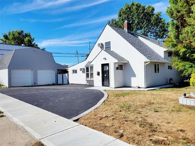 58 Squirrel Lane, Levittown, NY, 11756