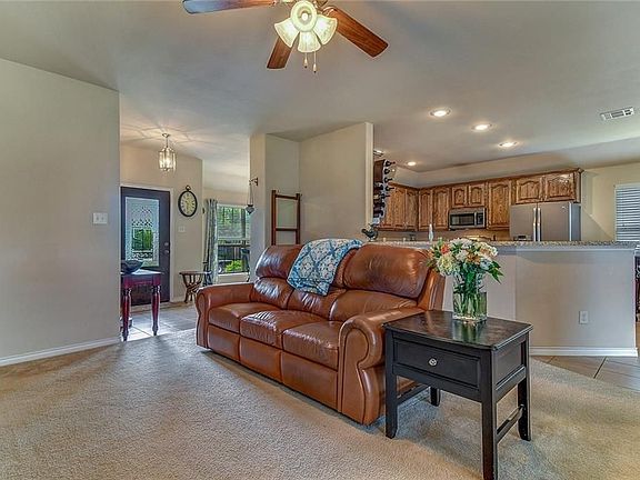 4th image of 1209 Lost Valley Dr