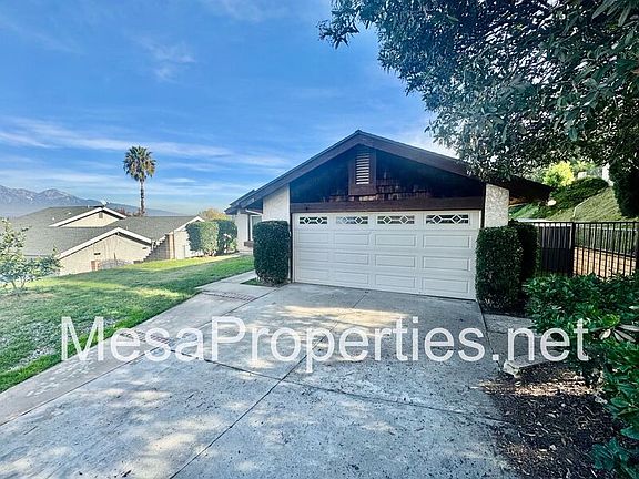 2nd image of 1158 Blue Grass Pl