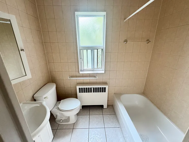 1603 Bathurst St — Photo 32