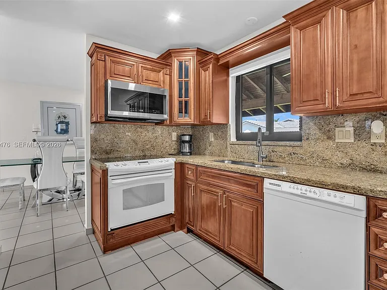 1417 SW 139th Ave — Photo 8