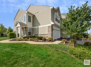 371 Devoe Dr, Oswego, IL 60543