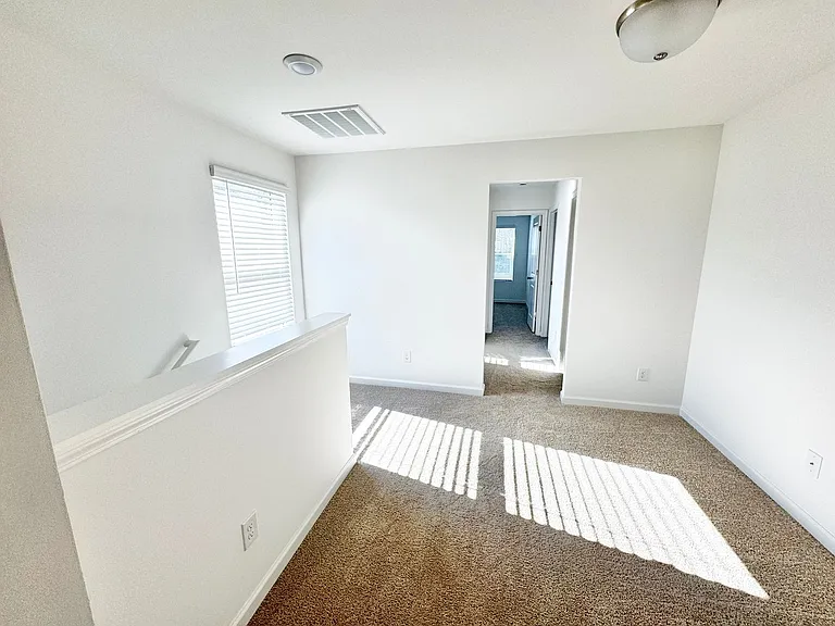 206 Grant St — Photo 18