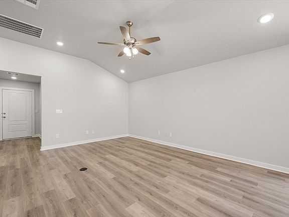 4th image of 3412 Good Prairie Ave