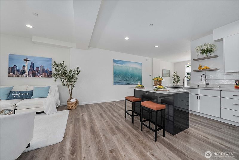 3rd image of 15612 8th Avenue SW #104