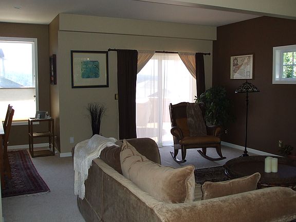 4th image of 6105 Harlow Dr