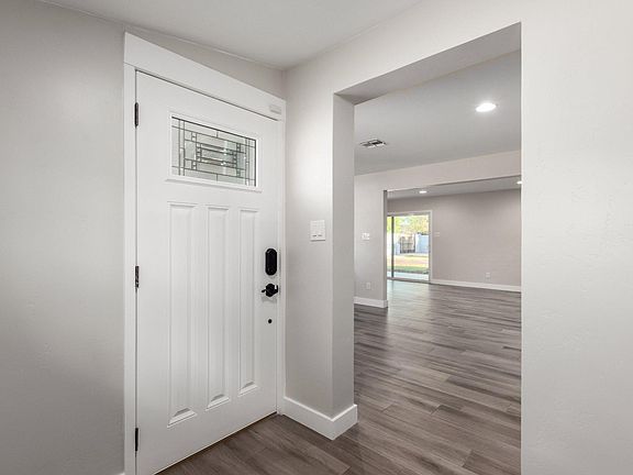 5th image of 1231 E McLellan Blvd