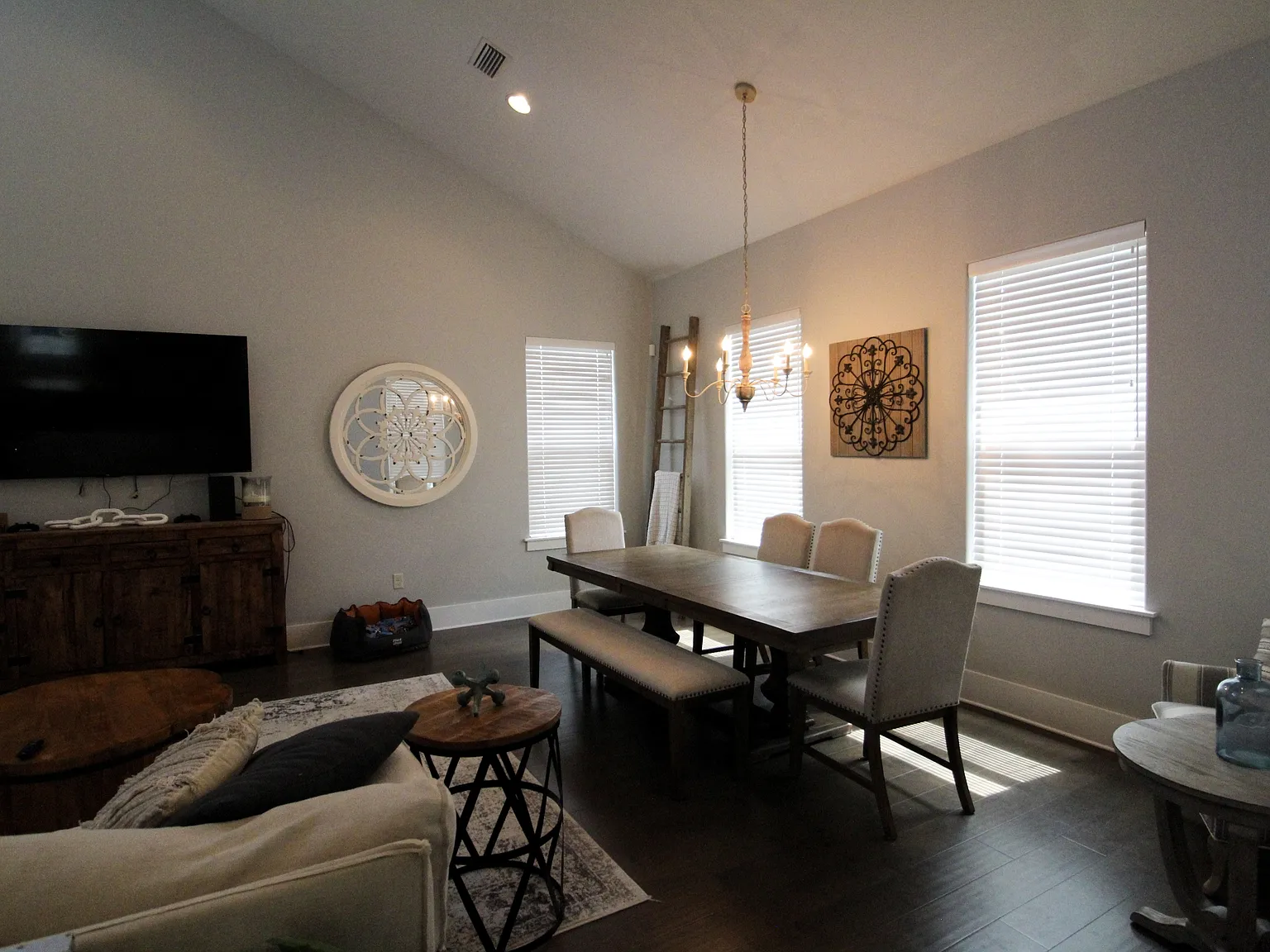 283 Lakeland Drive - 1 — Photo 4