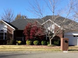 1609 N Charlee Ave, Fayetteville, AR 72703