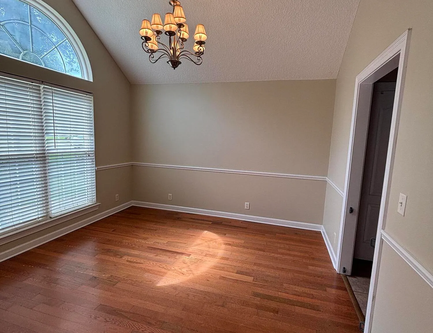 4 bed, 2.0 bath, 2045 sqft, $2,970 — Photo 1