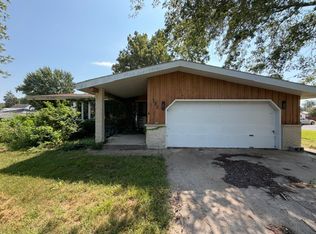 120 W Pacific St, Essex, IL 60935