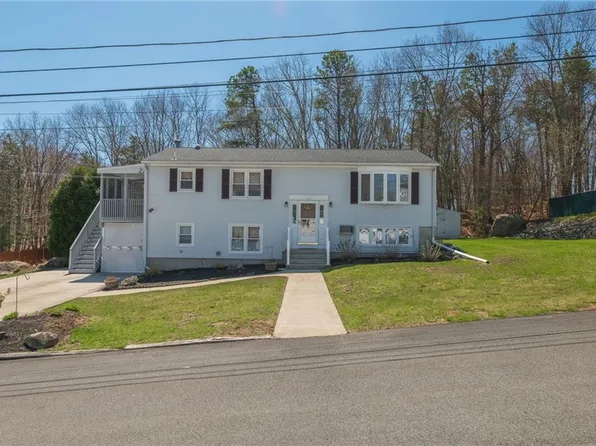 25-27 Camille Dr, Johnston, RI 02919