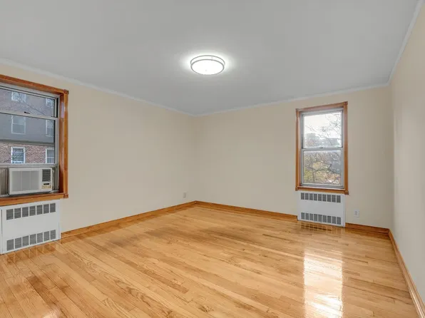 65-35 Yellowstone Boulevard image 8 of 10