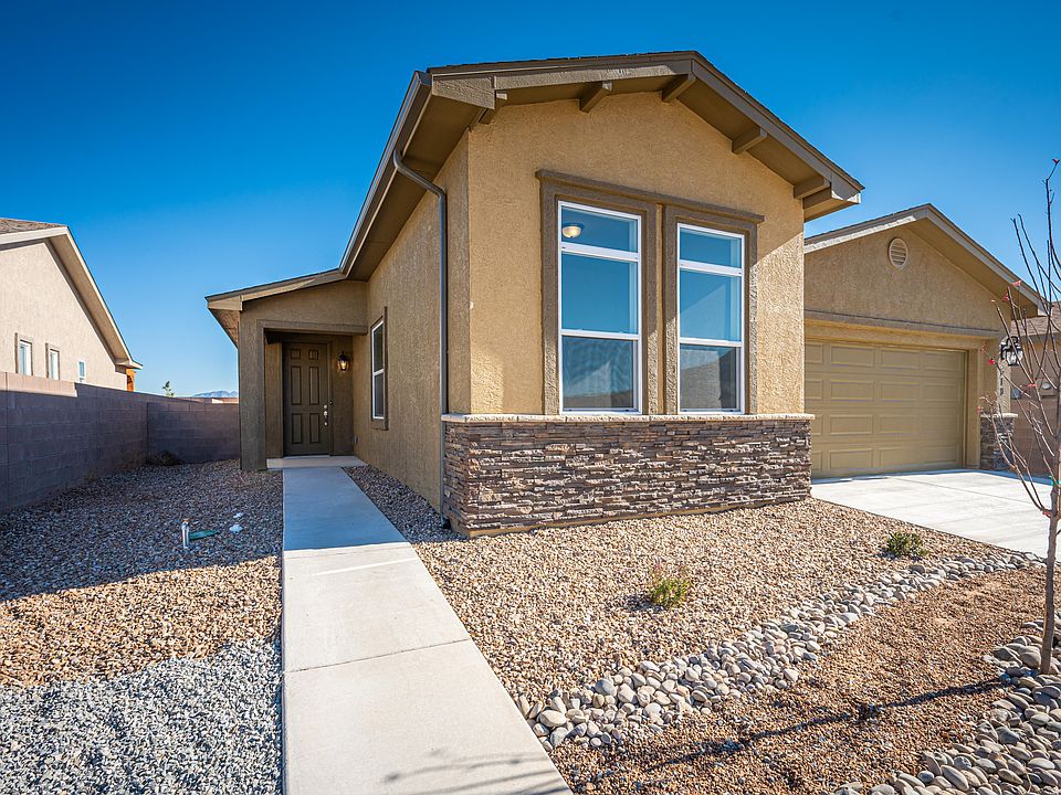 2nd image of 521 Pecos Riv SW