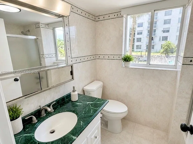 1700 NW North River Dr #106 — Photo 11