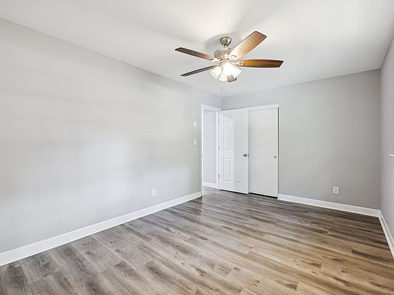 5th image of 102 Warren Pl