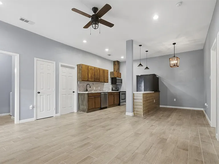 324 Johnson St #B — Photo 4