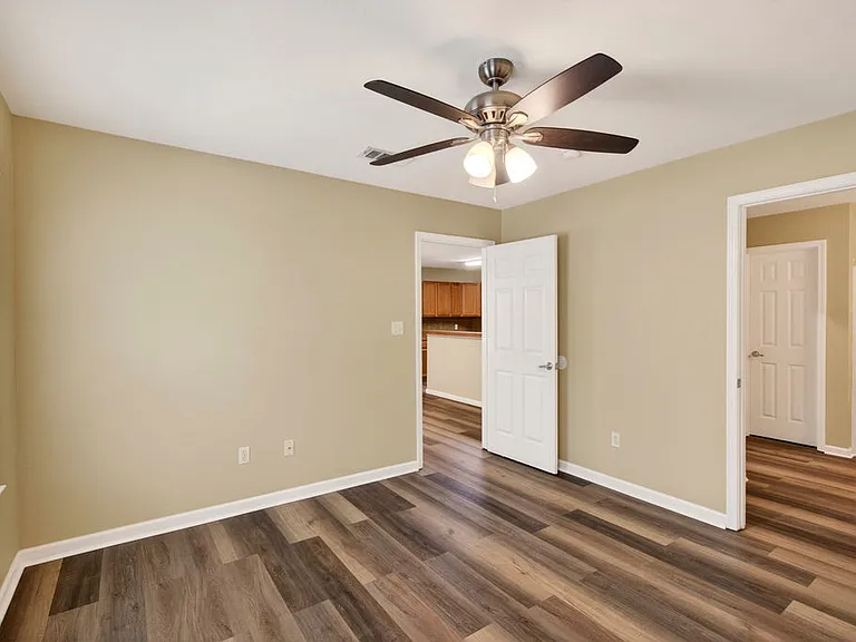 10261 English Manor Dr — Photo 14