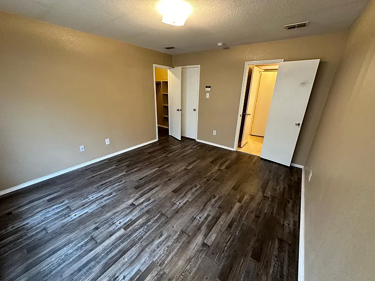 1341 Castle Ridge Rd — Photo 8