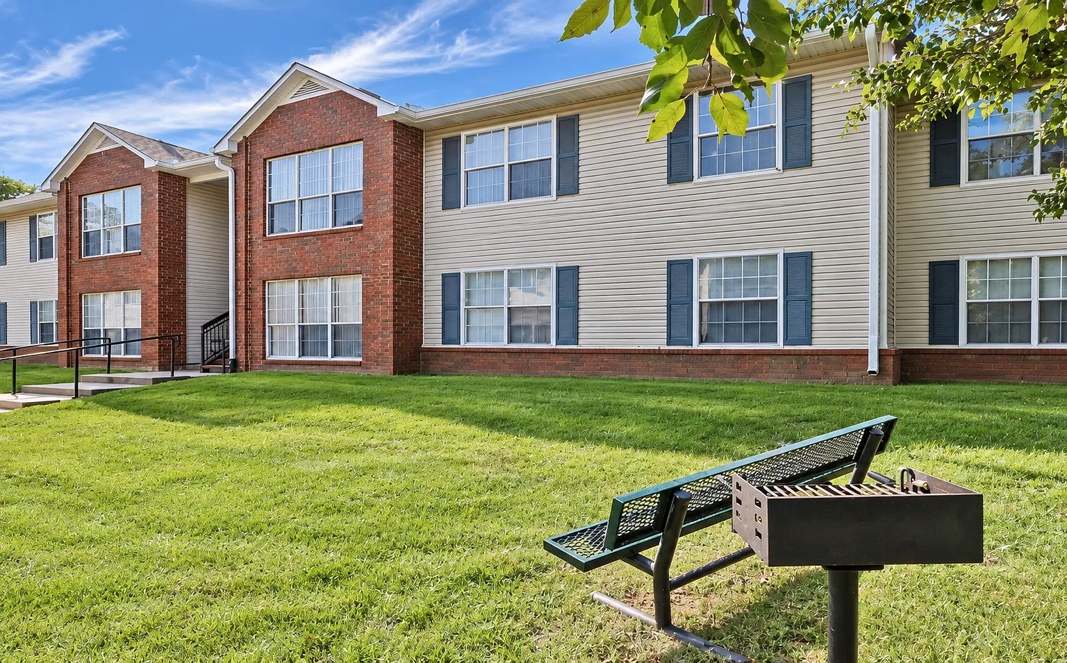 Sterling Creek Apartments — Photo 1