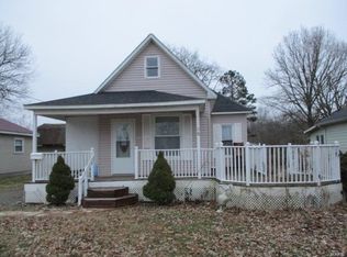 518 S Main St, Chaffee, MO 63740