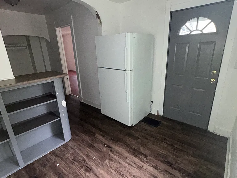 2127 Elliott Ave — Photo 9