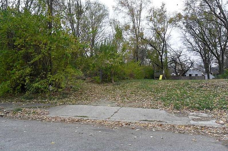2nd image of 1346 W 26th St