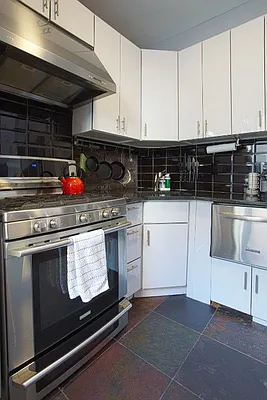 Rented by Yoreevo, LLC | media 23