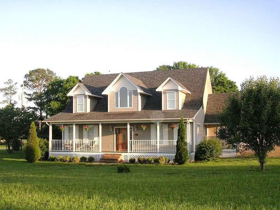 Large Homes on 3 Acres- 10 Minutes from Winchester, Decherd, and Sewanee.