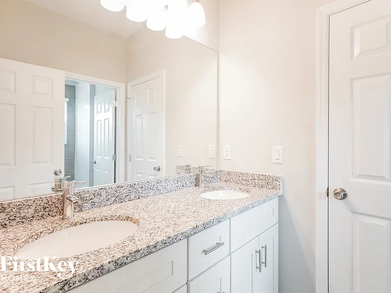 702 Caribou Dr — Photo 7