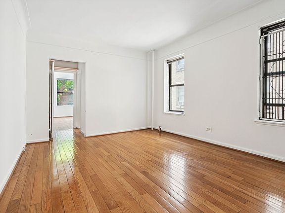 3rd image of 111 W 16th St APT 4F