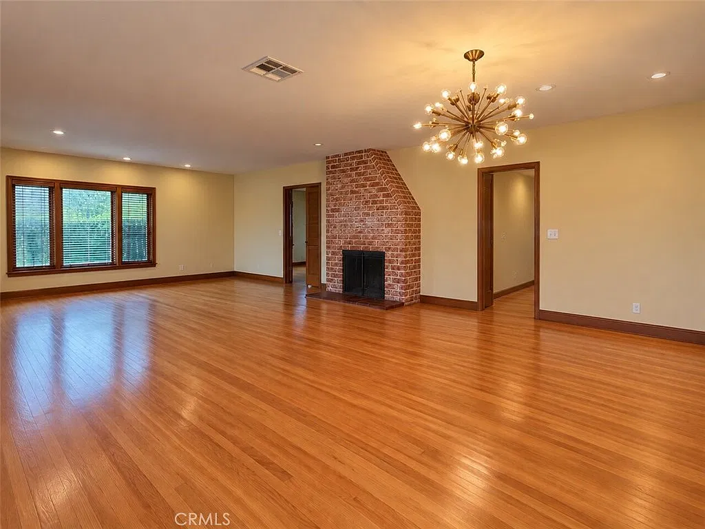 2 bed, 1144 sqft, $4,500 — Photo 2