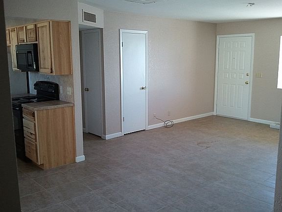 3rd image of 2065 Bombay Dr