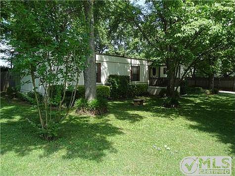 3rd image of 905 Fireside Cir