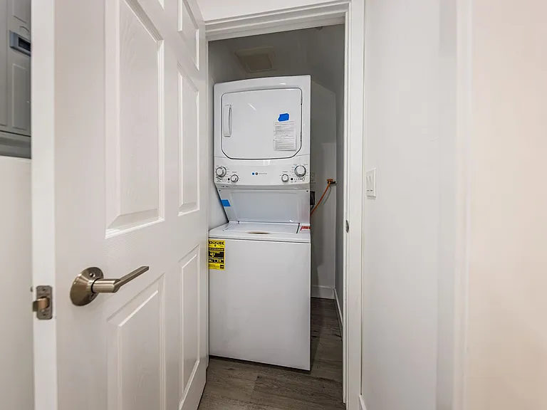 3015 Alsace Ave — Photo 23