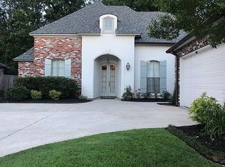 8563 Grand View Dr, Baton Rouge, LA 70809