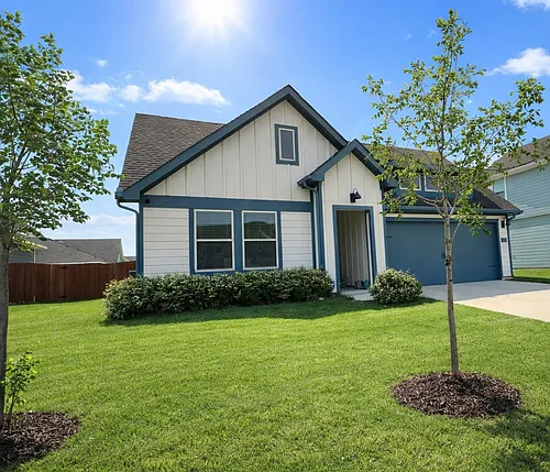 2310 Hydrangea Dr Photo 1