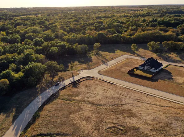 2802 Spring Lake Dr, Sherman, TX 75092