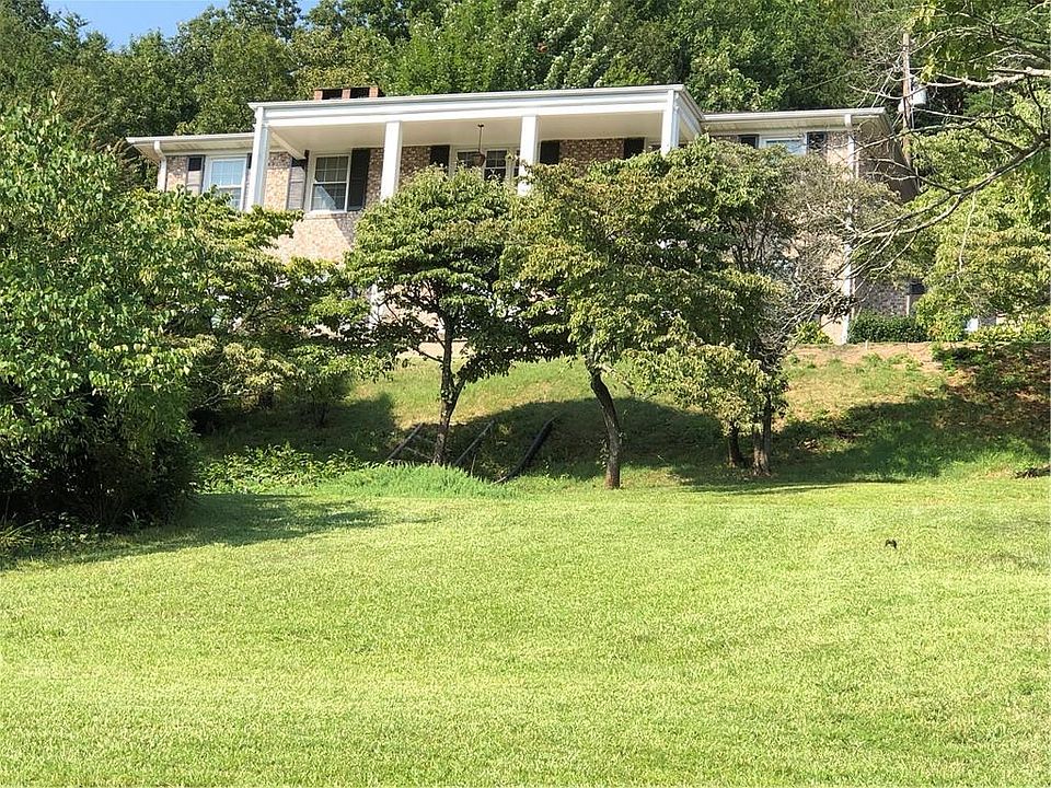 1st image of 13 Wakefield Ln