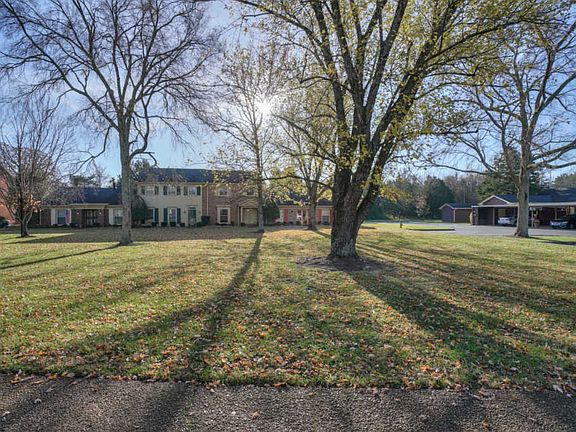 5th image of 1002 E Northfield Blvd