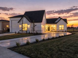 9697 S Coopers Hawk Way, Nampa, ID 83686
