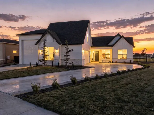 9697 S Coopers Hawk Way, Nampa, ID 83686