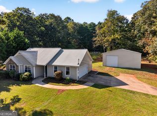 8 Ellen Ct, Newnan, GA 30265