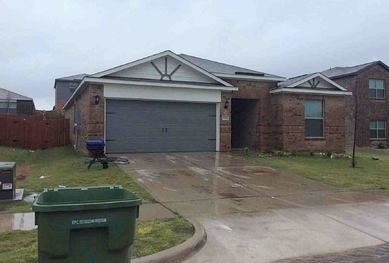 1st image of 1947 Canterbury Dr
