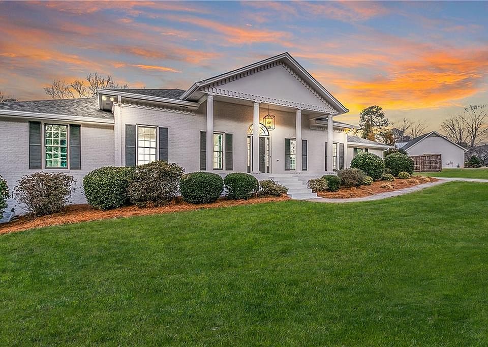 1st image of 245 Saddle Horn Cir
